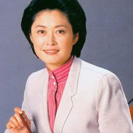 敬一丹照片