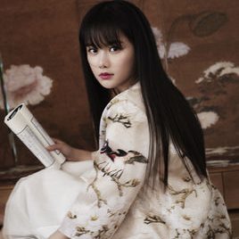 罗小伊照片