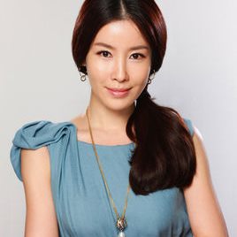 李泰兰照片
