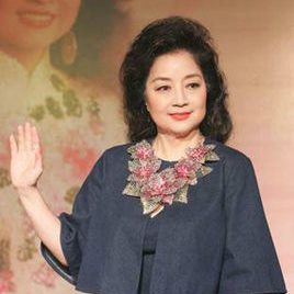 徐小凤照片